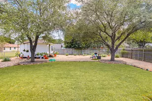 1510 Shadow Walk, Lockhart, TX 78644 - Photo 20