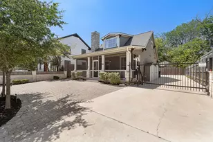 1011 E 38th 1/2 St, Austin, TX 78751 - Photo 2