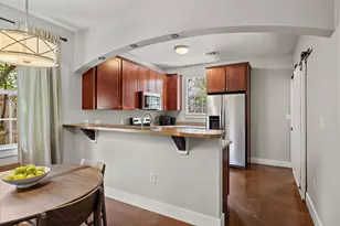 1011 E 38th 1/2 St, Austin, TX 78751 - Photo 10