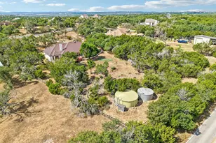 404 Saddlehorn Dr, Dripping Springs, TX 78620 - Photo 24