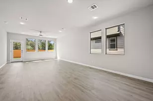 205 Hornet St, Elgin, TX 78621 - Photo 8