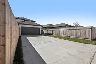 6309 Marsh Ln, Buda, TX 78610 - Photo 32