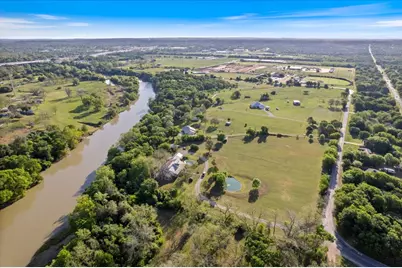 1218 Lovers Lane, Bastrop, TX 78602 - Photo 14