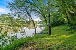 1218 Lovers Ln, Bastrop, TX 78602 - Photo 6