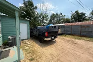 1111 E 2nd St, Austin, TX 78702 - Photo 10