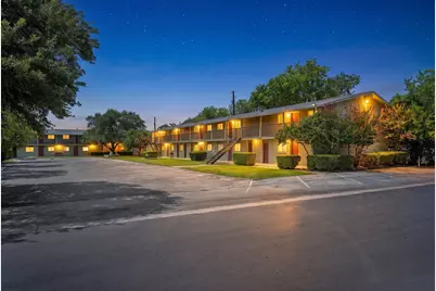 806 E 13th Street #102, Georgetown, TX 78626 - Photo 2