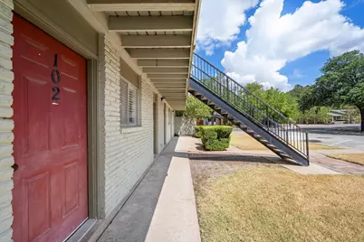 806 E 13th Street #102, Georgetown, TX 78626 - Photo 4