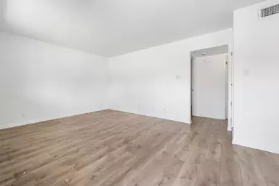 806 E 13th Street #102, Georgetown, TX 78626 - Photo 8