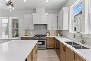 2209 Woodland Ave, Austin, TX 78741 - Photo 10