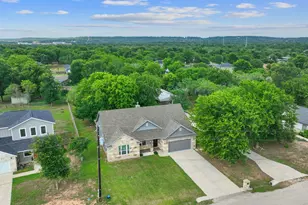 130 Koele Ct, Bastrop, TX 78602 - Photo 8