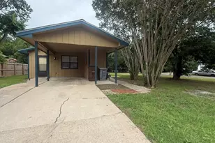 703 San Saba St, Lockhart, TX 78644 - Photo 1