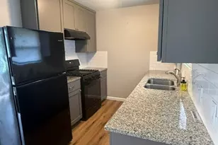 703 San Saba St, Lockhart, TX 78644 - Photo 6