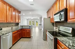 539 Colovista Pkwy, Bastrop, TX 78602 - Photo 10