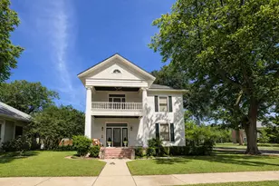 307 Burleson St, Smithville, TX 78957 - Photo 2