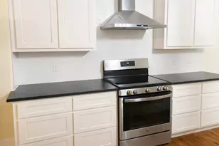 307 Burleson St, Smithville, TX 78957 - Photo 8