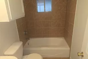 804 Lexington St, Taylor, TX 76574 - Photo 4