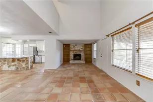 4200 Everest Ln, Austin, TX 78727 - Photo 4