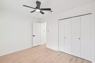 6807 Luckenbach Ln, Austin, TX 78729 - Photo 22