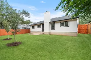 6807 Luckenbach Ln, Austin, TX 78729 - Photo 36