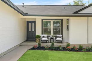 6807 Luckenbach Ln, Austin, TX 78729 - Photo 4