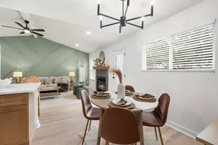 6807 Luckenbach Ln, Austin, TX 78729 - Photo 16
