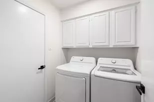 6807 Luckenbach Ln, Austin, TX 78729 - Photo 34