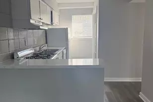 311 E 31st St, Austin, TX 78705 - Photo 6