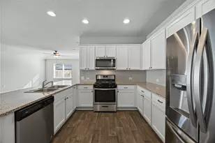 118 Rochester Ln, Hutto, TX 78634 - Photo 10