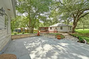 111 Trinity St, Cedar Creek, TX 78612 - Photo 24