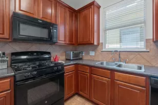 10700 Macmora Rd, Austin, TX 78758 - Photo 12