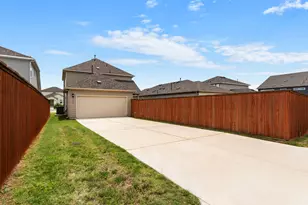 223 Flowers Ave, Hutto, TX 78634 - Photo 20