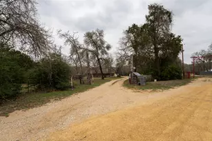 191 Clydesdale Dr, Dale, TX 78616 - Photo 4