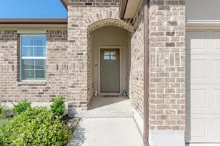 303 Abbey Ln, Lockhart, TX 78644 - Photo 4