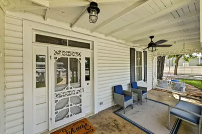 410 E Schubert Street, Fredericksburg, TX 78624 - Photo 2
