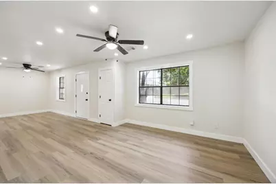 1201 E Alamo Street, Brenham, TX 77833 - Photo 6