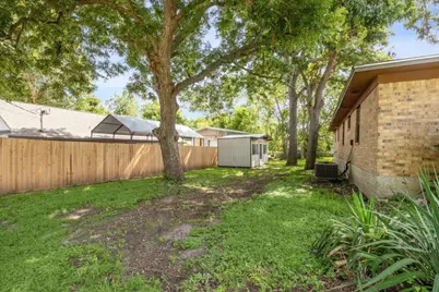 1201 E Alamo Street, Brenham, TX 77833 - Photo 14