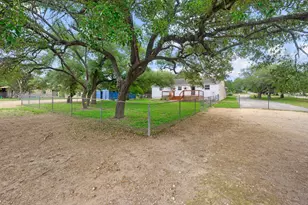 2110 Spring Valley Dr, Dripping Springs, TX 78620 - Photo 40