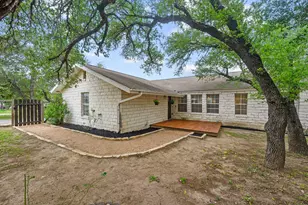 2110 Spring Valley Dr, Dripping Springs, TX 78620 - Photo 8