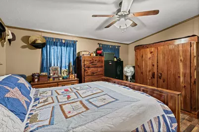 864 Rolling Oaks Drive, Luling, TX 78648 - Photo 12