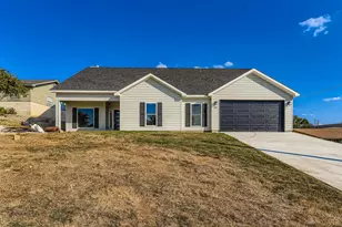 1403 Sunset Dr, Marble Falls, TX 78654 - Photo 2