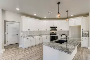 1403 Sunset Dr, Marble Falls, TX 78654 - Photo 4
