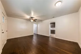 1113 Sycamore St, San Marcos, TX 78666 - Photo 4