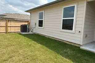 19516 Ann Richards Ave, Manor, TX 78653 - Photo 32