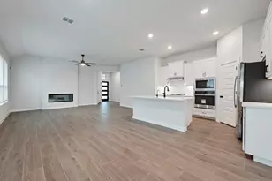 201 Arches Dr, Kyle, TX 78640 - Photo 2