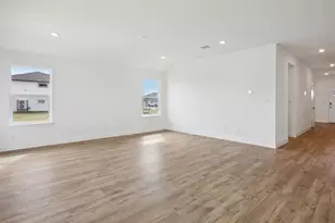 136 Union Pacific Dr, Cedar Creek, TX 78612 - Photo 2