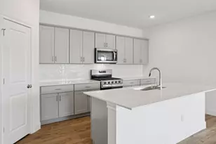 136 Union Pacific Dr, Cedar Creek, TX 78612 - Photo 6