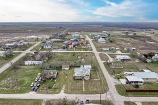 308 N Broad St, Coupland, TX 78615 - Photo 38