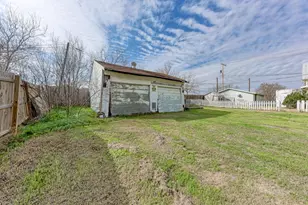308 N Broad St, Coupland, TX 78615 - Photo 34