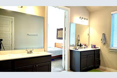 8001 Silhouette Street, Austin, TX 78744 - Photo 16