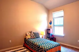 8001 Silhouette St, Austin, TX 78744 - Photo 4